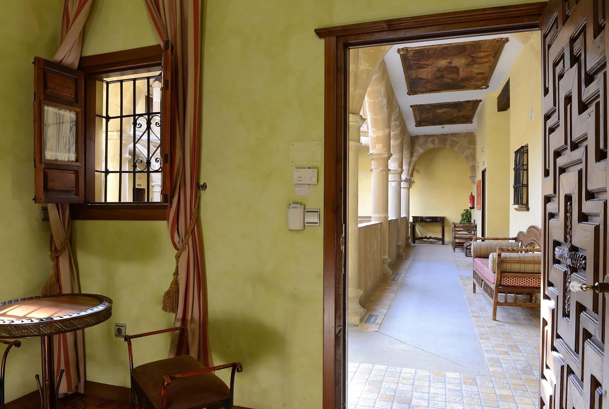 באיסה Hotel Cetina Palacio De Los Salcedo מראה חיצוני תמונה